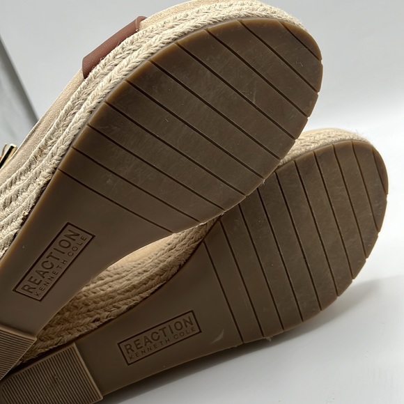 Kenneth Cole REACTION Women's T-Strap Wedge Sandal, Tan - Picture 6 of 8